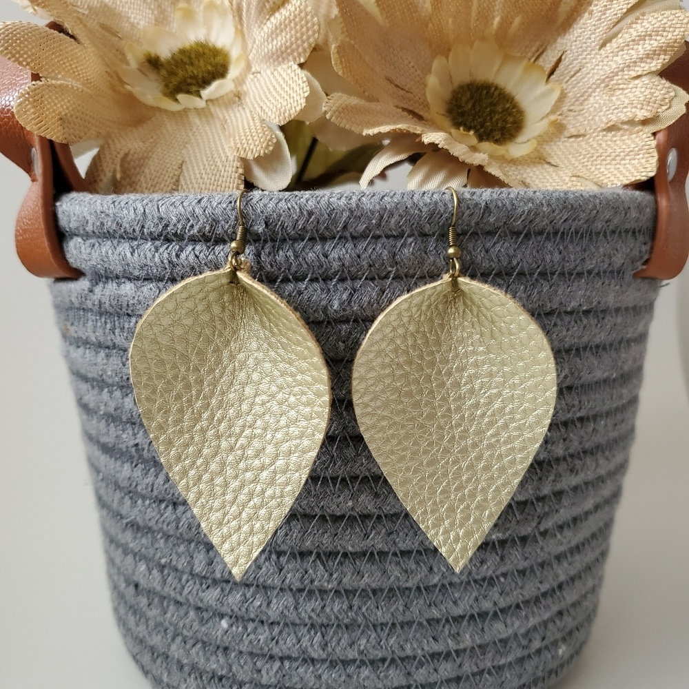 2/$9.60 NWT gold vegan leather flower earrings